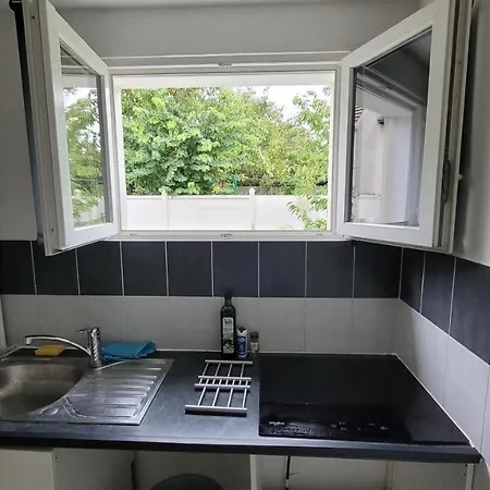 La Maison Dans Le Jardin *