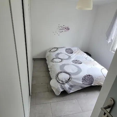 La Maison Dans Le Jardin * Viry-Châtillon