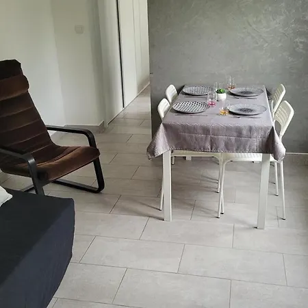 La Maison Dans Le Jardin * Viry-Chatillon