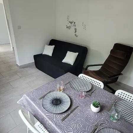 La Maison Dans Le Jardin 펜션 *